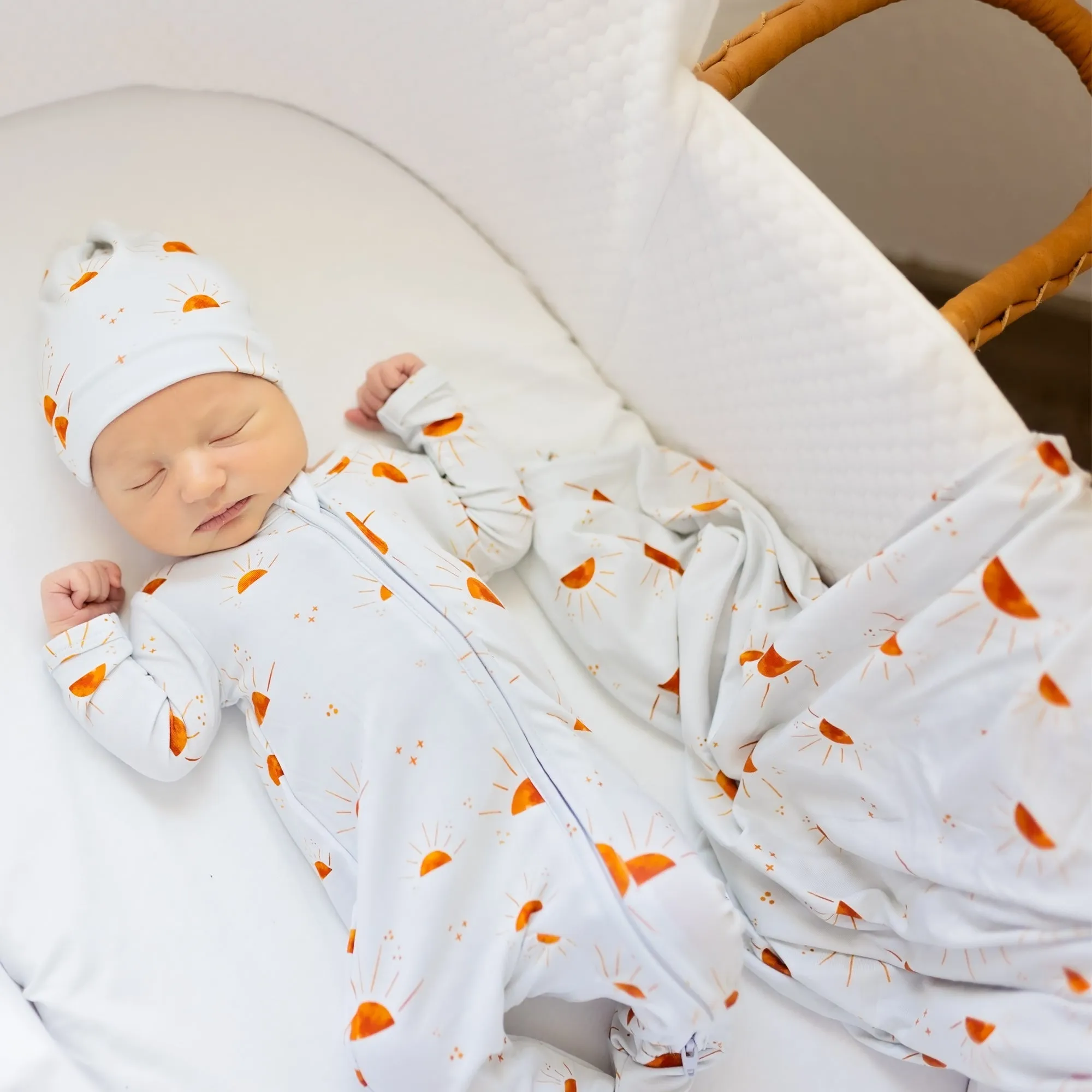 August Newborn Knot Hat