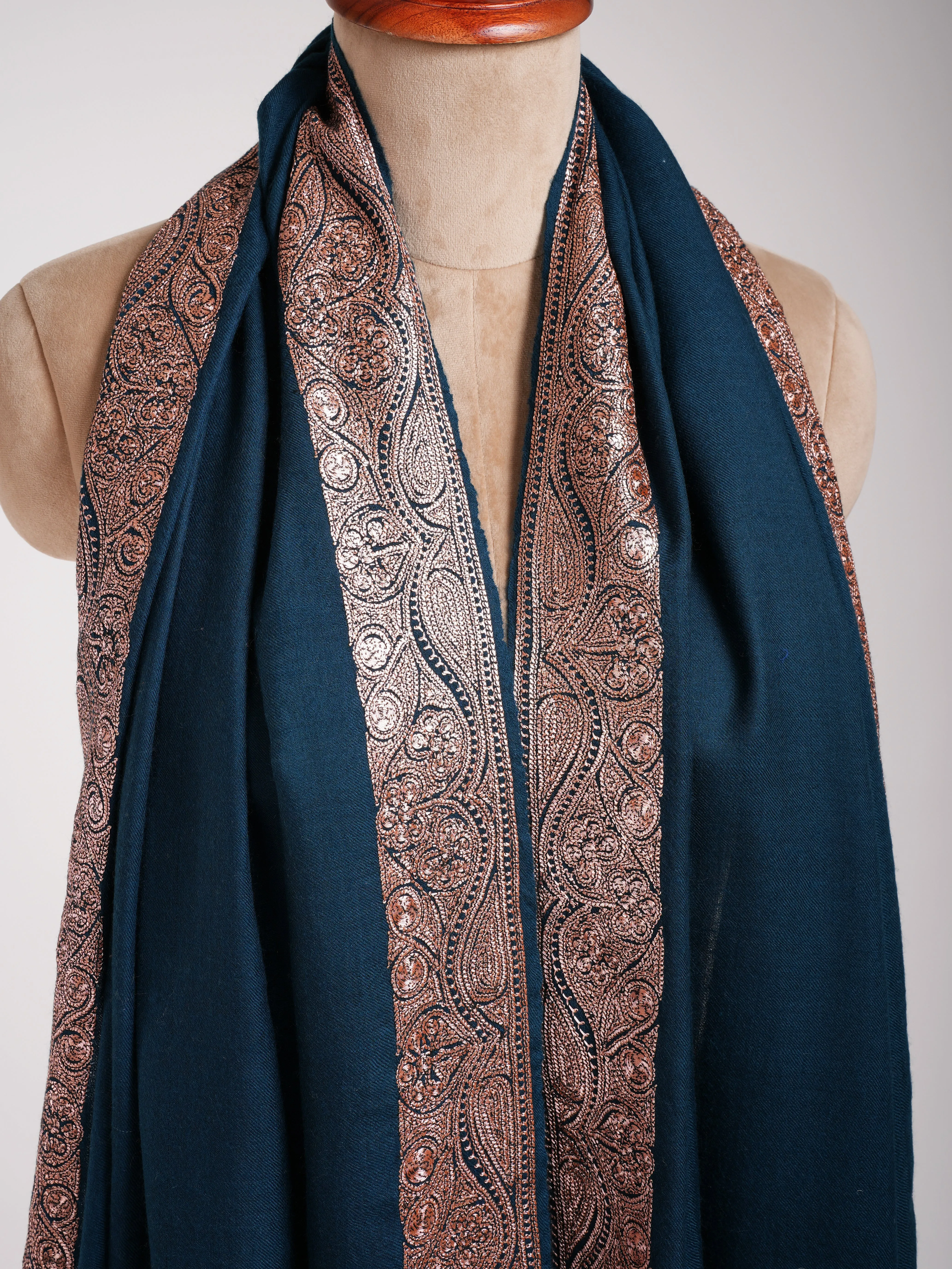 Blue Daurdar Tilla Embroidered Kashmiri Pashmina Shawl