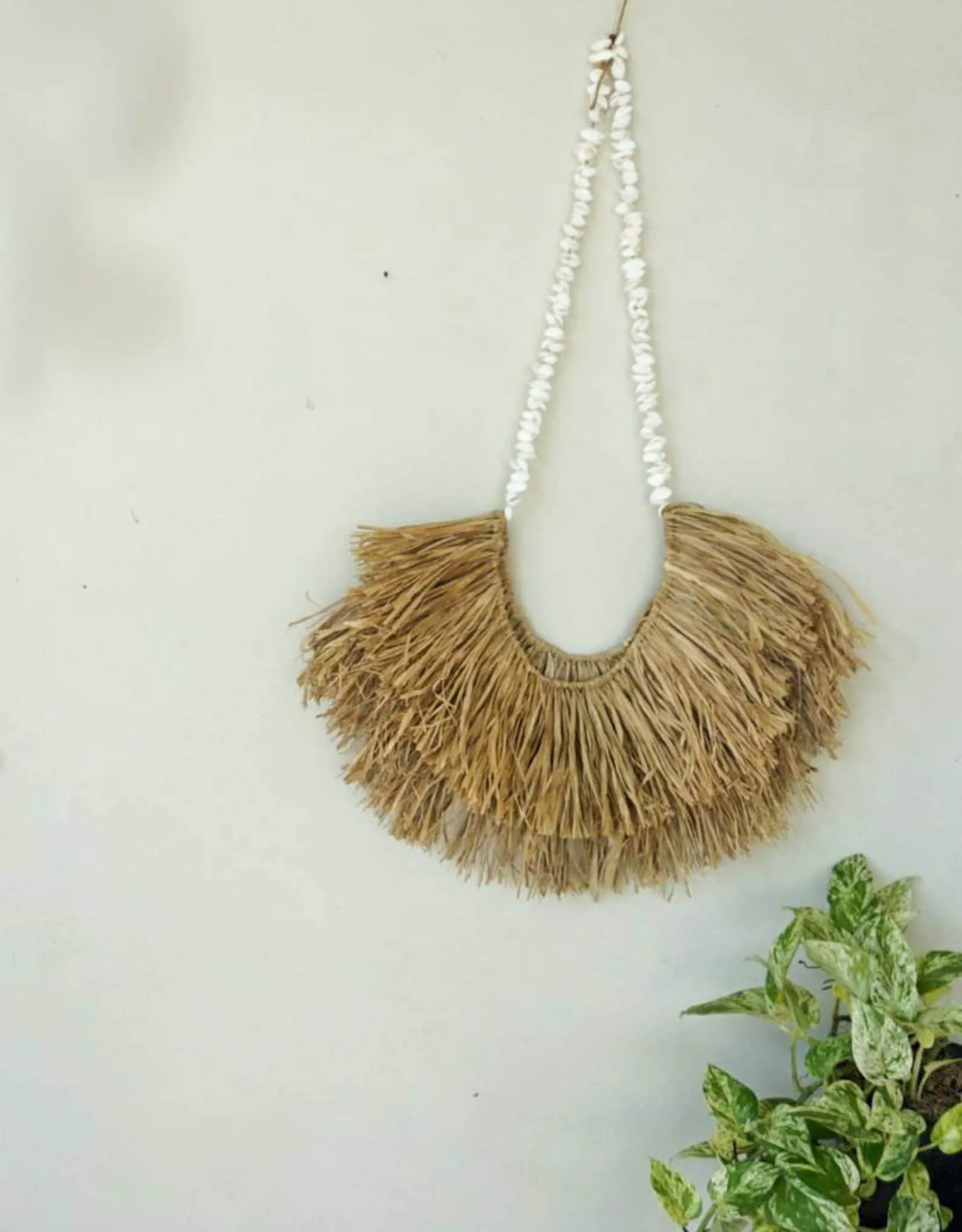 Boho raffia white shells wall hanging decoration