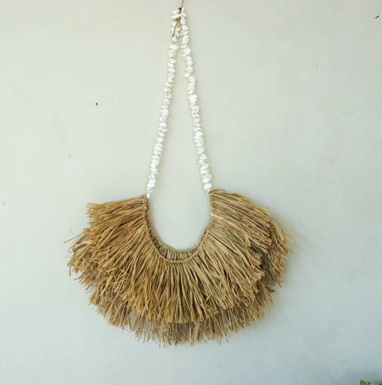 Boho raffia white shells wall hanging decoration