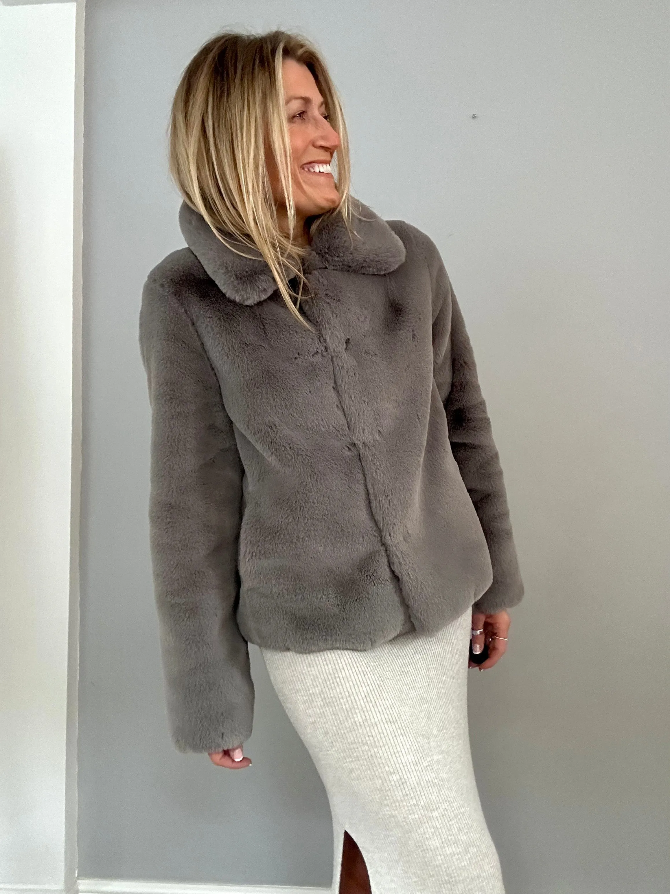 Christie Luxe Recycled Vegan Faux Fur Collar Jacket | Dark Grey