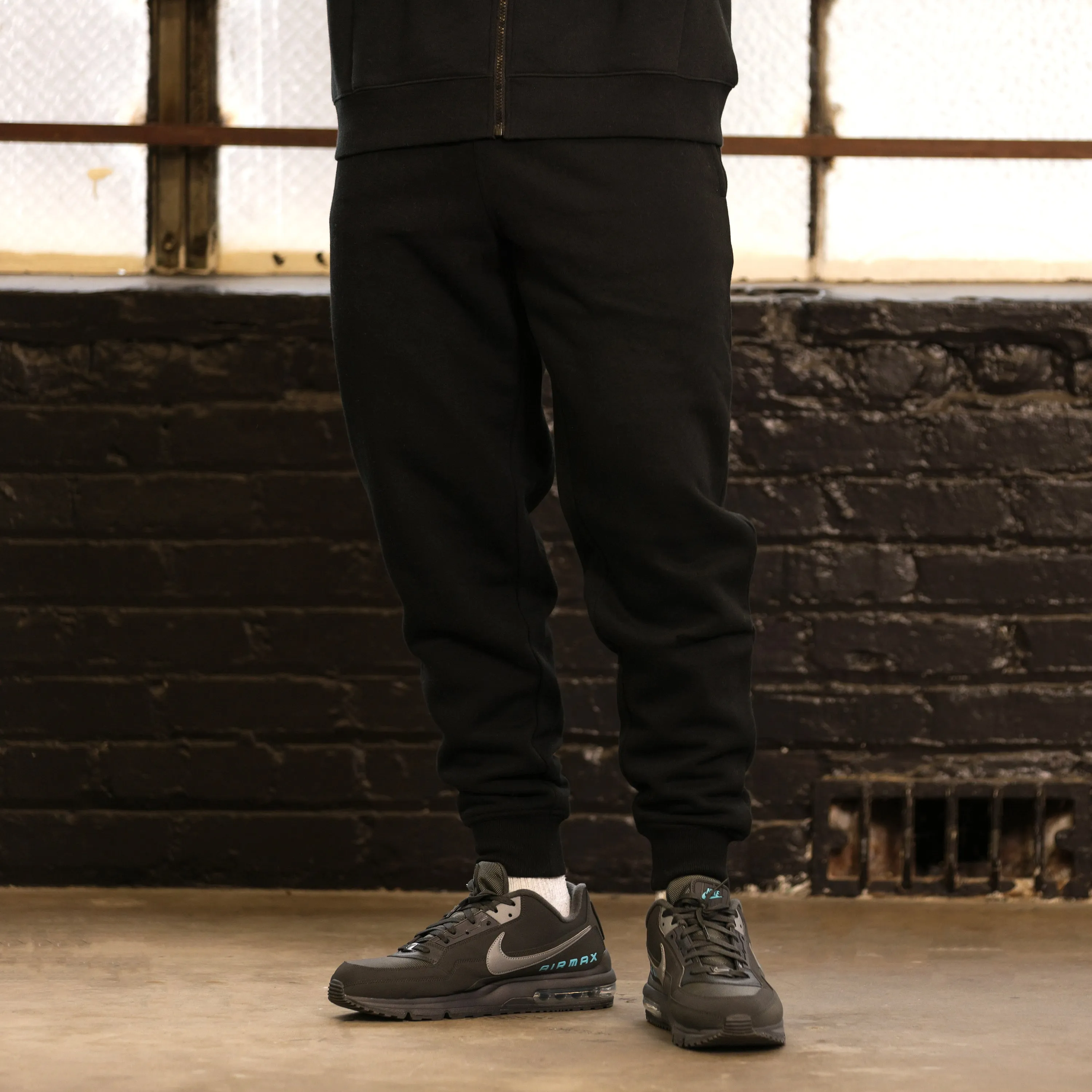 Classic Fleece Jogger - Mens