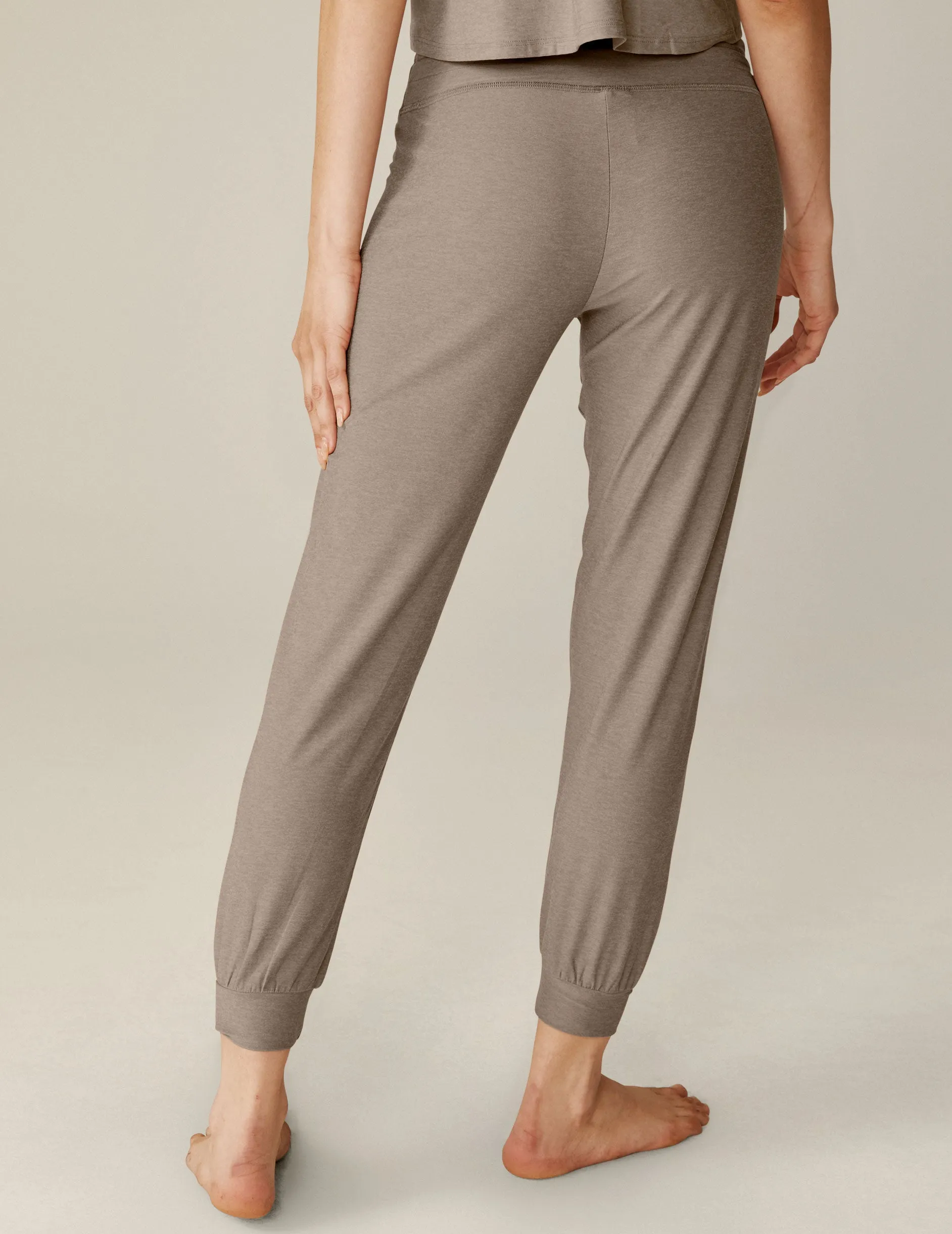 Featherweight Lounge Around Midi Jogger