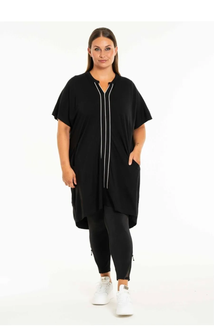 Gozzip Camma Tunic in Black