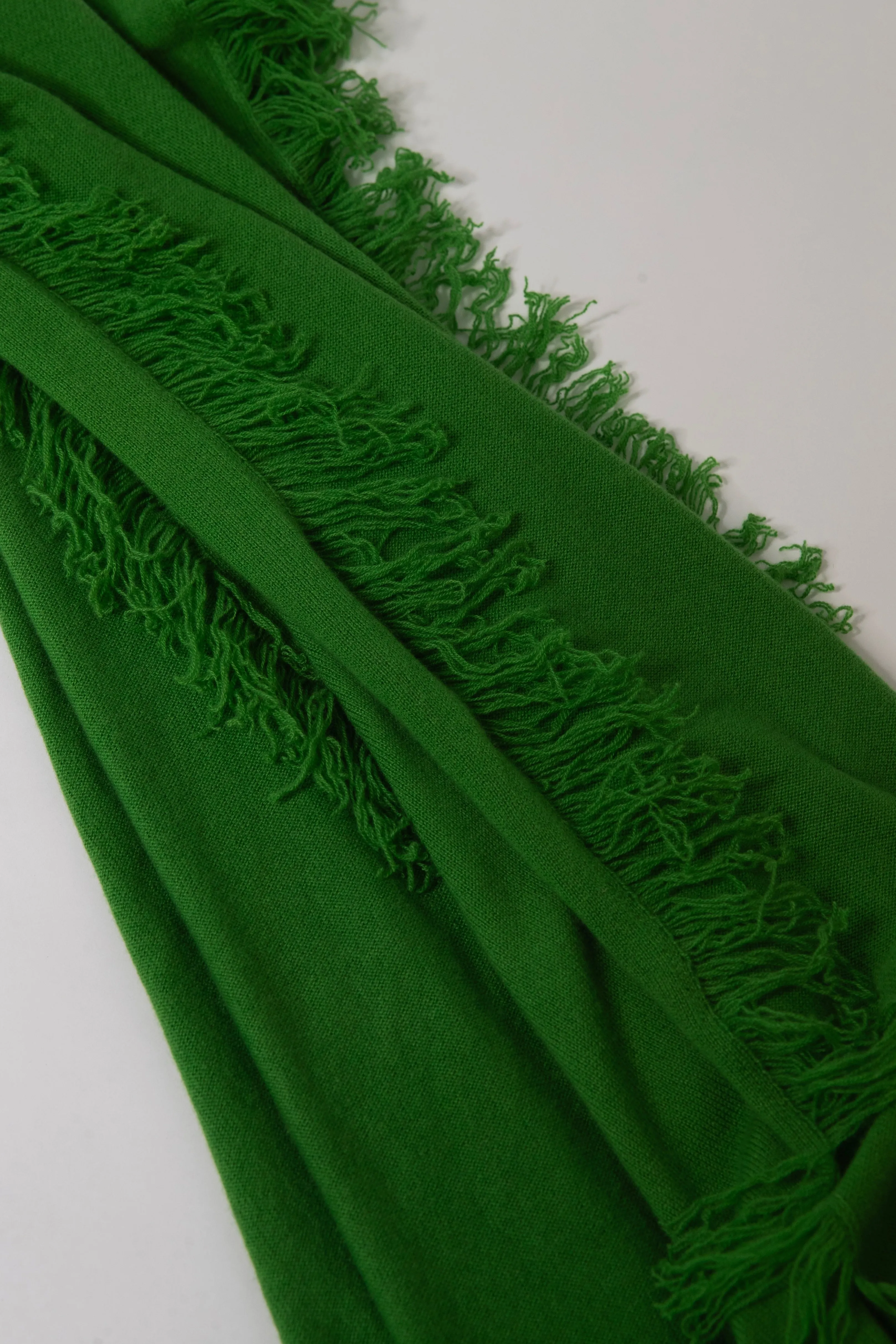 Harpers Emporium Cashmere Fringe Scarf in Pitch