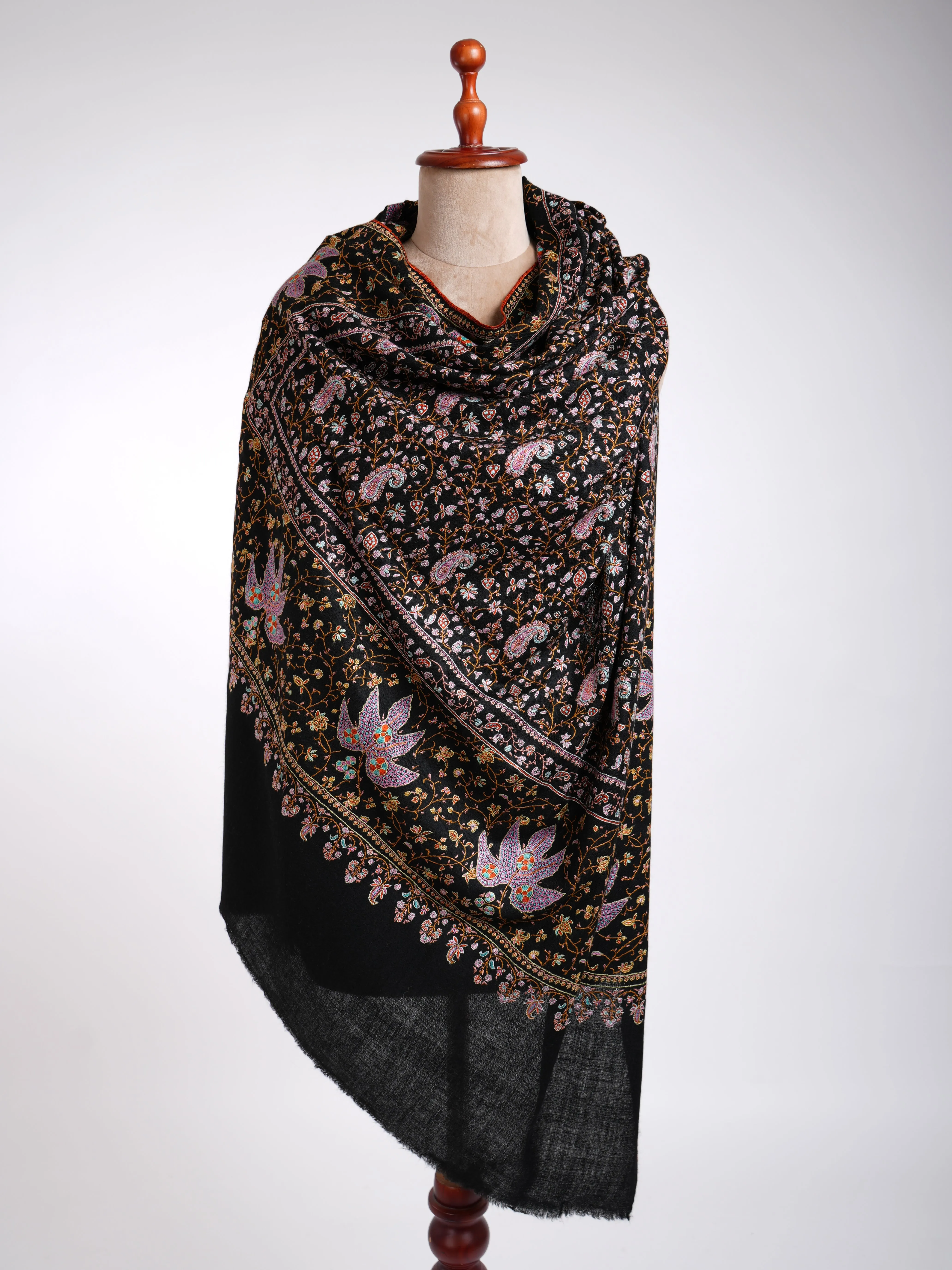 Jaaldar Handmade Black Pashmina Shawl