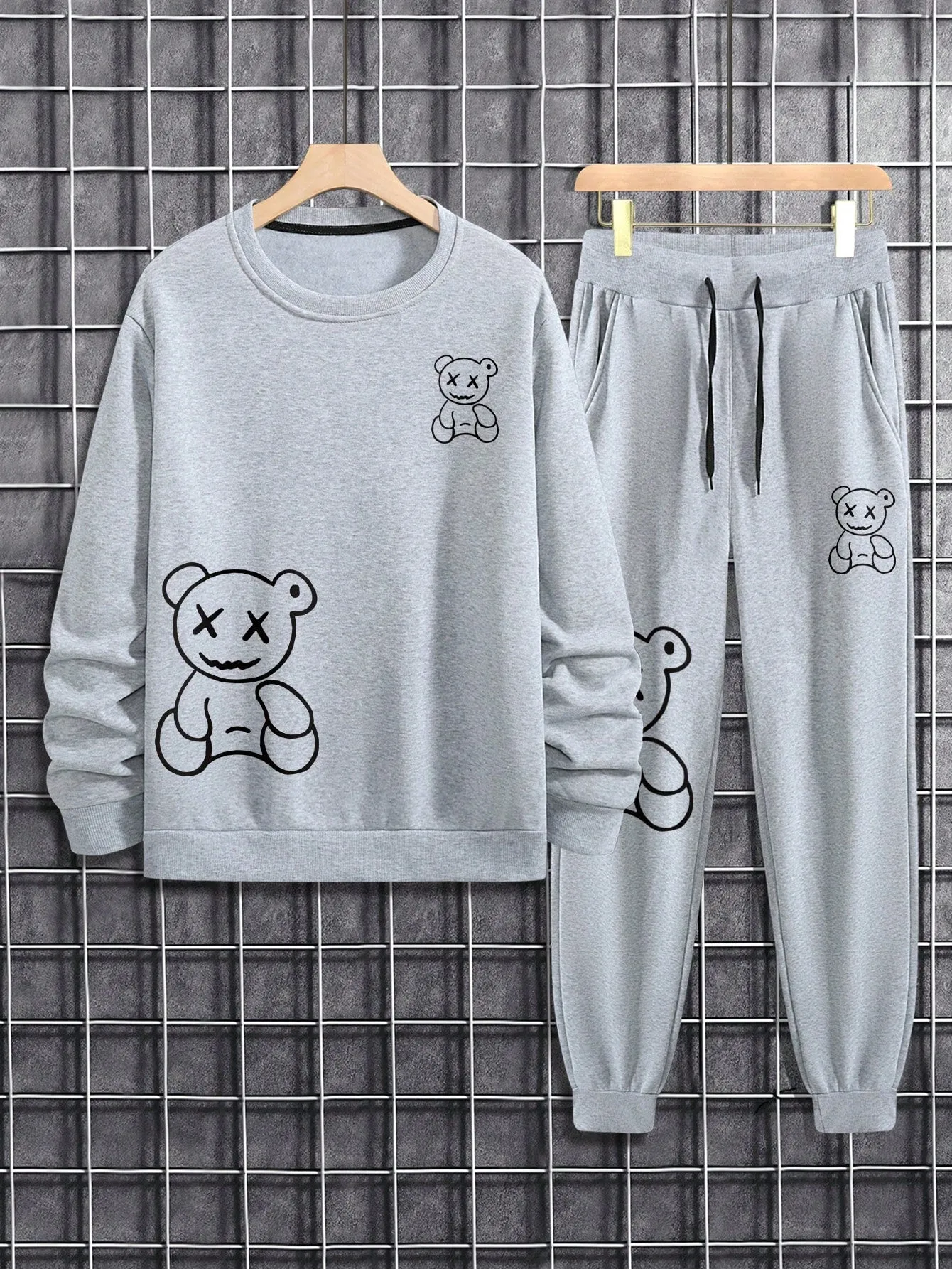 Manfinity Men's Teddy Bear Print Round Neck Sweatshirt And Sweatpants Set