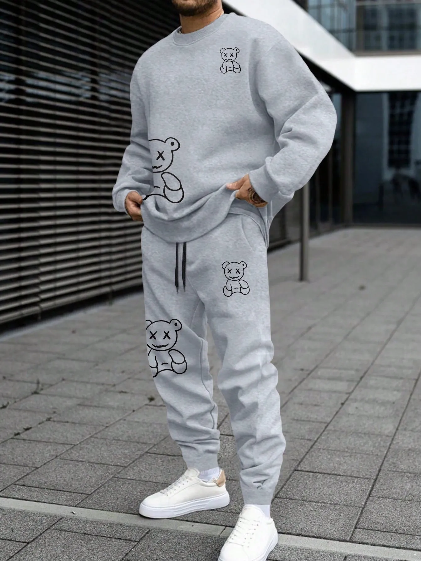 Manfinity Men's Teddy Bear Print Round Neck Sweatshirt And Sweatpants Set