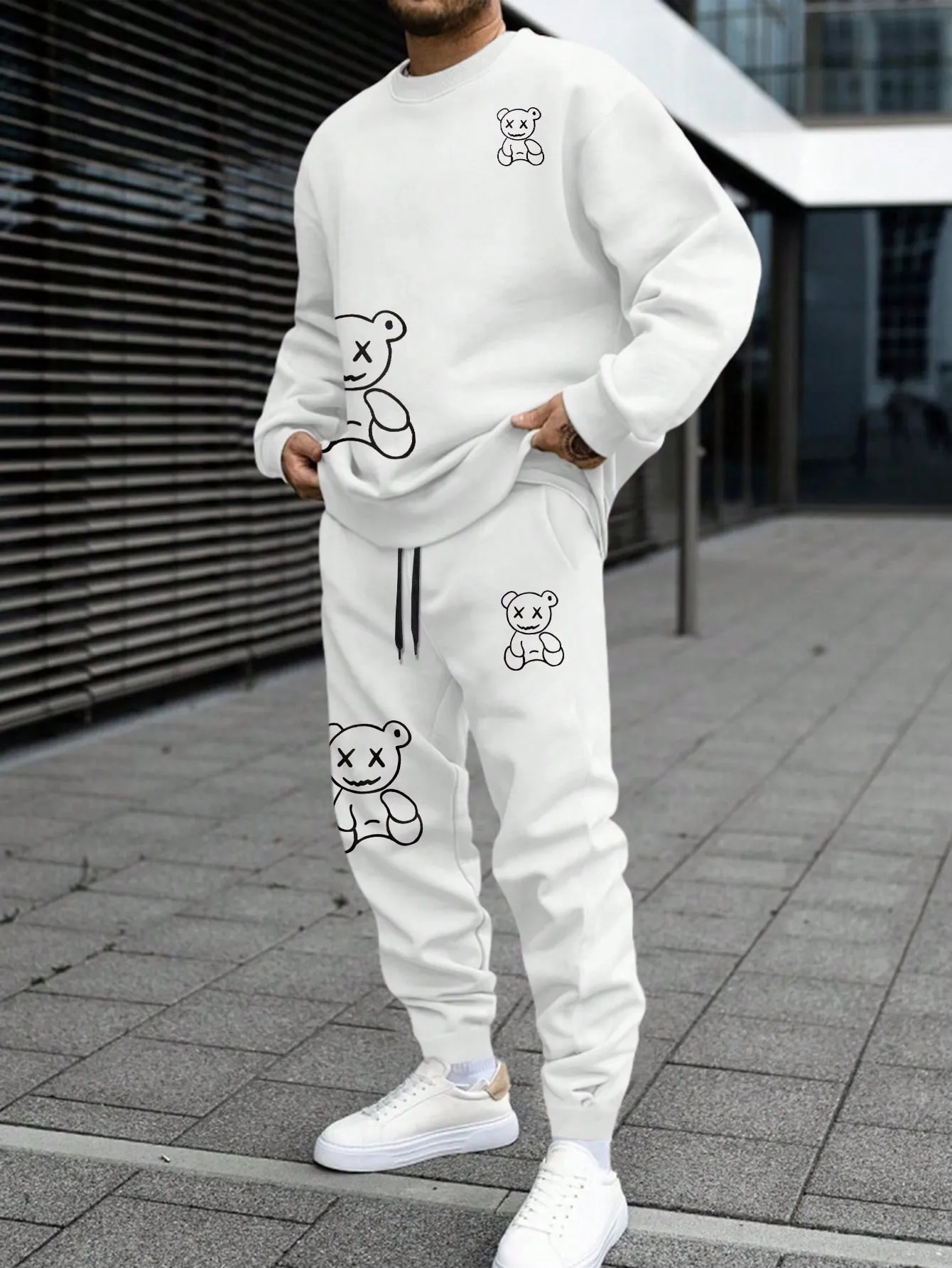 Manfinity Men's Teddy Bear Print Round Neck Sweatshirt And Sweatpants Set