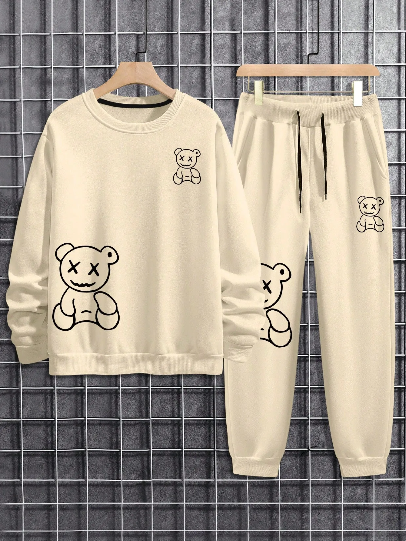 Manfinity Men's Teddy Bear Print Round Neck Sweatshirt And Sweatpants Set