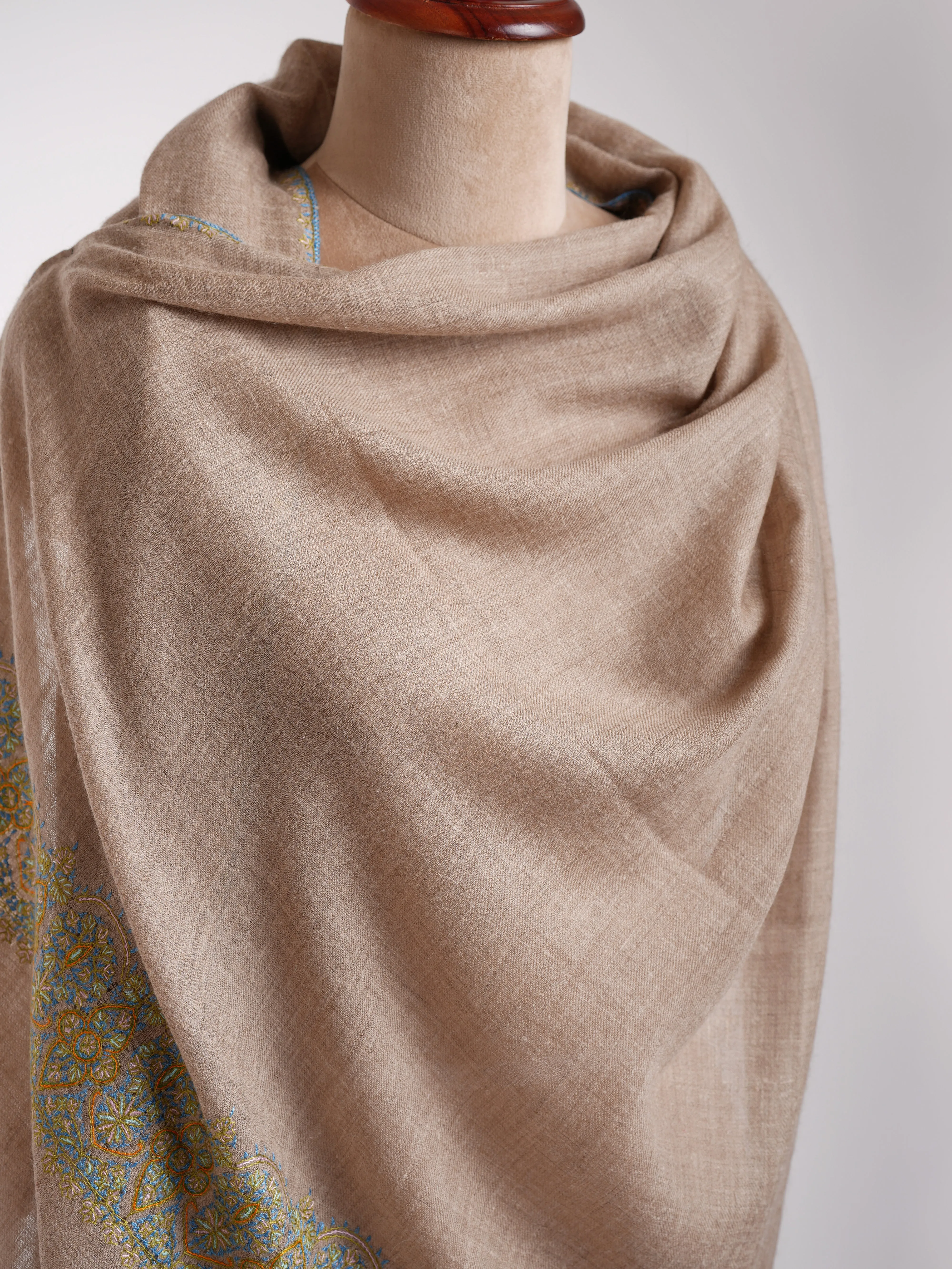 Natural Grey Cashmere Embroidered Kashmiri Stole