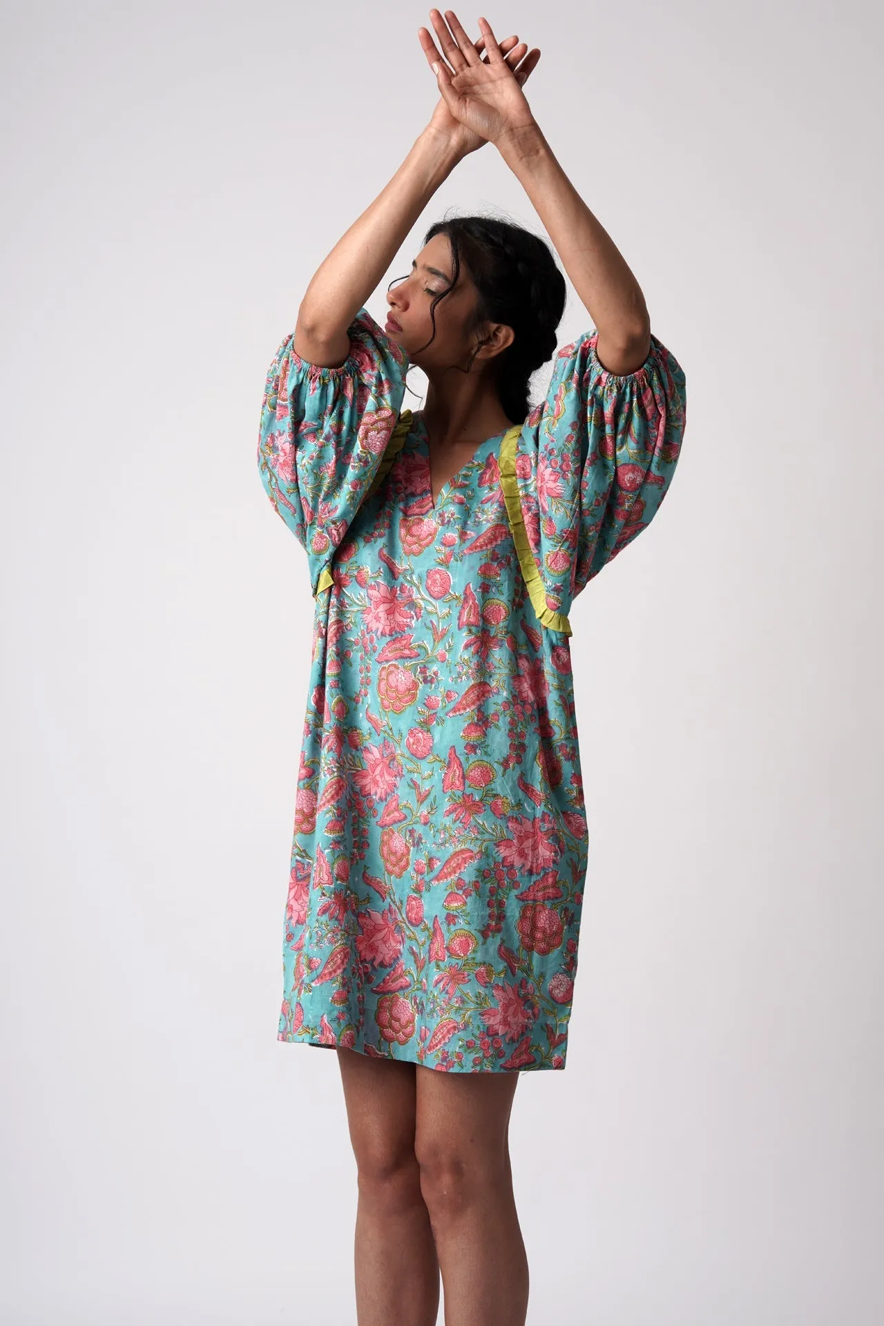 Tamy - Billowing Sleeve Dress