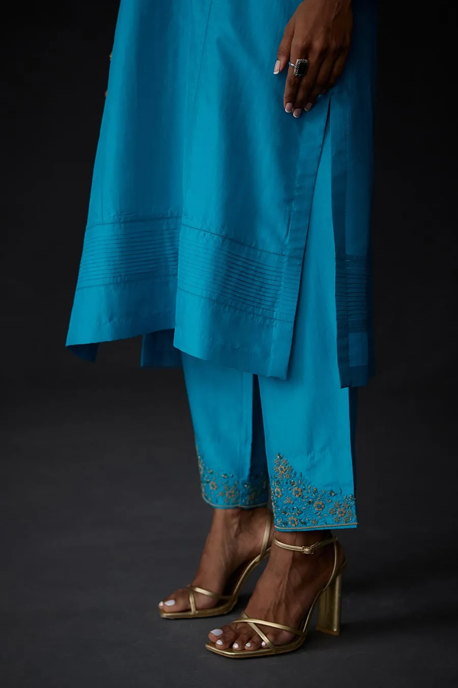 Turquoise Blue Pintuck Tunic & Embroidered Pant Set