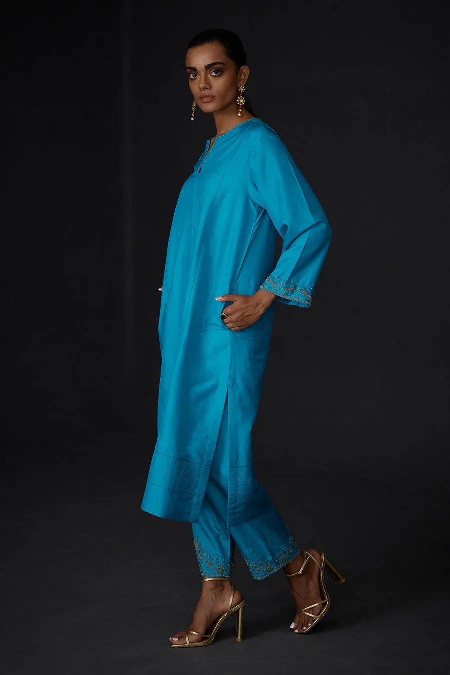 Turquoise Blue Pintuck Tunic & Embroidered Pant Set